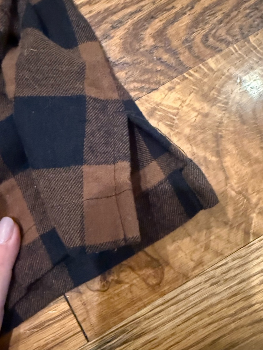 Skims. Buffalo Plaid Sleep Top. Brown/Black. Size XL. - Picture 9 of 10